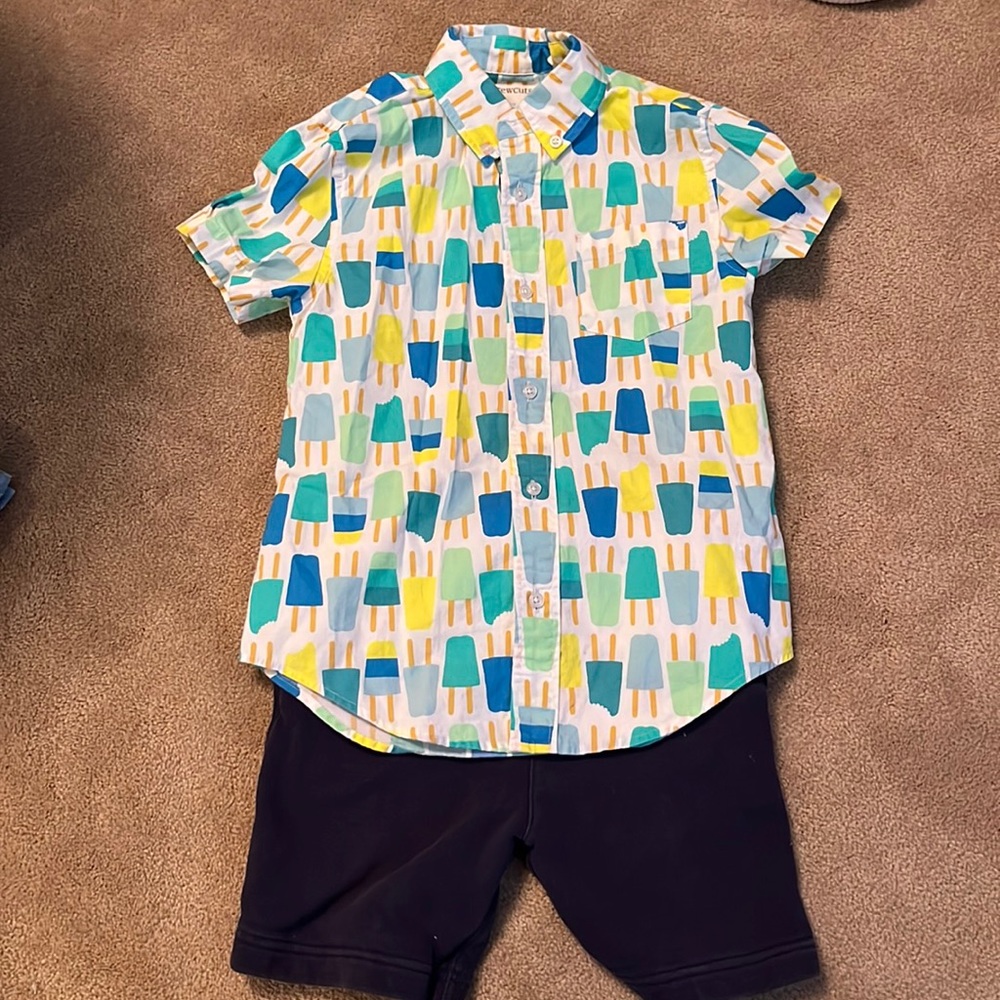 Crewcuts: Getting closer to summer! Boys collared shirt and navy shorts. 🍦